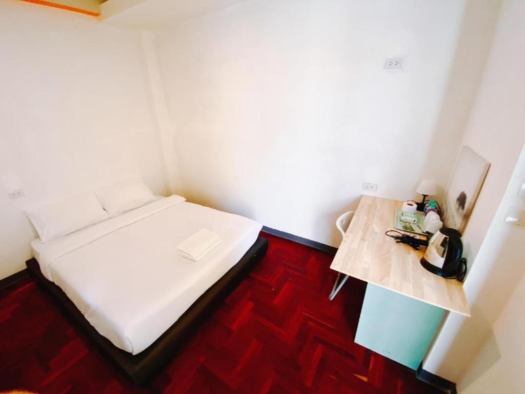 Go Inn Silom Bts Surasak Station V โกอินน์ สีลม Bts สถานีสุรศักดิ์ Bangkok Extérieur photo